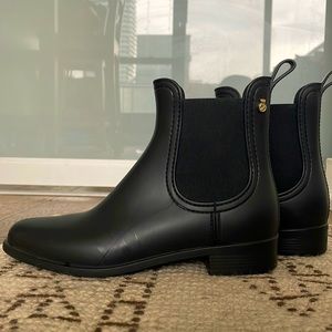 Waterproof (Chelsea) rain boots